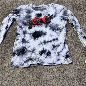 Empyre size medium black and white tye dye rose shirt